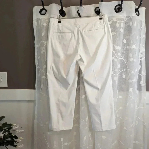 Nike Golf White Dri-Fit Ankle Pants, Size 8 - Picture 4 of 7